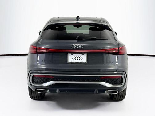 Tambora Gray Metallic 2026 Audi Q5 Sportback Premium Plus TFSI quattro S tronic