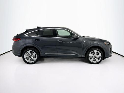 Tambora Gray Metallic 2026 Audi Q5 Sportback Premium Plus TFSI quattro S tronic