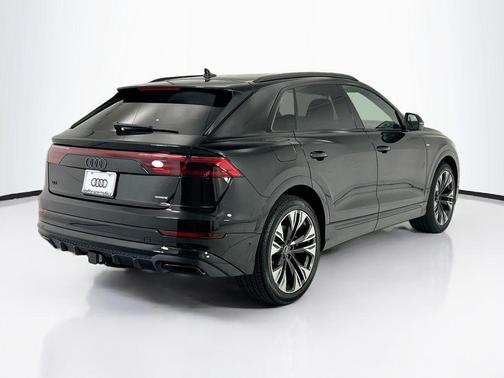 Mythos Black Metallic 2026 Audi Q8 55 Premium Plus
