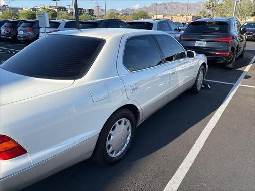 1997 Lexus LS 400 Base