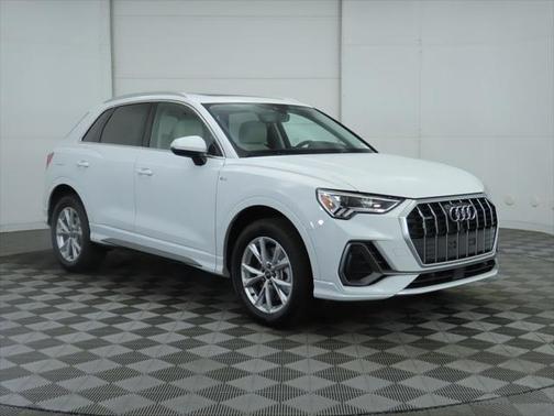 2025 Audi Q3 Premium 45 TFSI S line quattro Tiptronic