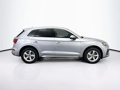 2023 Audi Q5 40 Premium