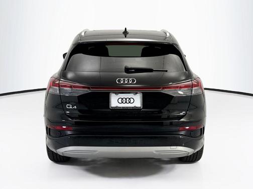 Mythos Black Metallic 2023 Audi Q4 e-tron Premium 40 RWD