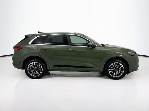 Green Metallic 2025 Audi Q5 Premium Plus TFSI quattro S tronic
