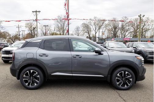 2025 Nissan Kicks SV