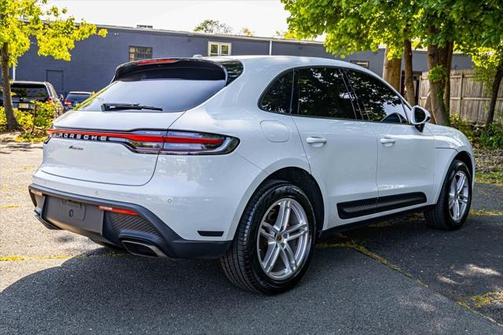 2022 Porsche Macan Base