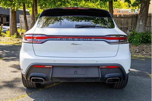 2022 Porsche Macan Base