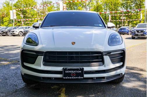 2022 Porsche Macan Base
