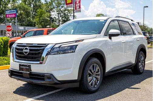 2025 Nissan Pathfinder SV 4WD