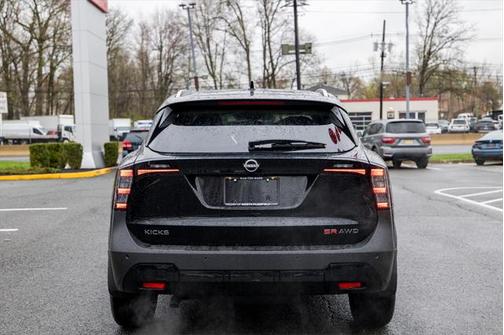 2025 Nissan Kicks SR