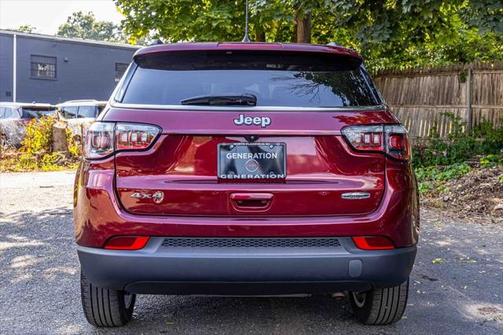 2022 Jeep Compass Latitude Lux