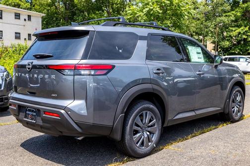 2025 Nissan Pathfinder SV 4WD
