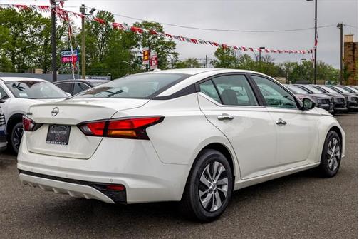 2025 Nissan Altima S FWD