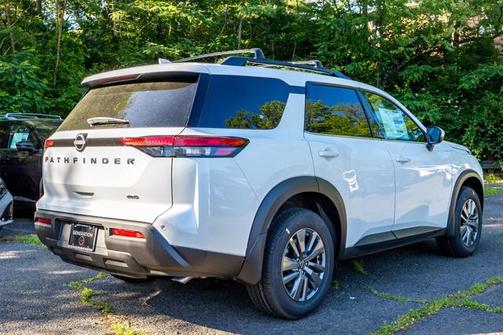 2025 Nissan Pathfinder SV 4WD