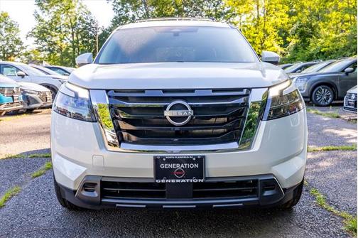 2025 Nissan Pathfinder SV 4WD