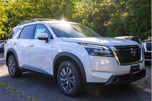 2025 Nissan Pathfinder SV 4WD