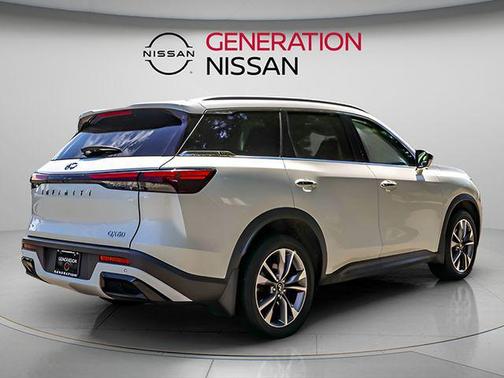 Majestic White 2023 INFINITI QX60 Luxe