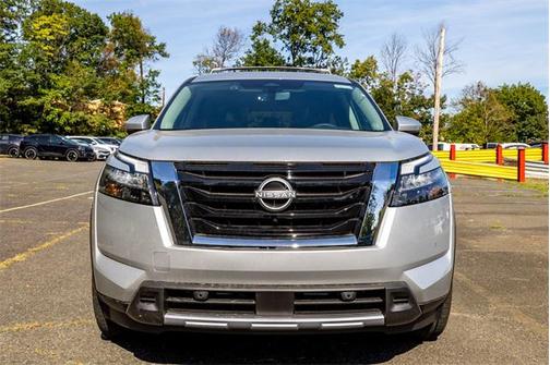 2025 Nissan Pathfinder SL 4WD