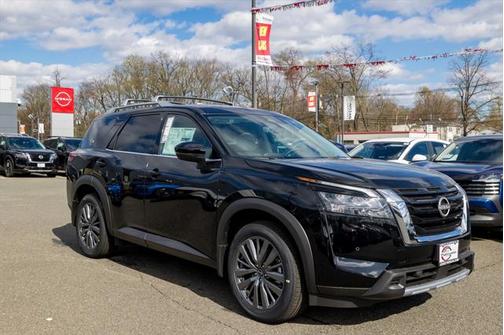 2025 Nissan Pathfinder SL 4WD