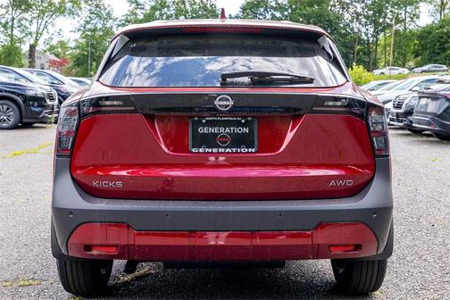2025 Nissan Kicks SV