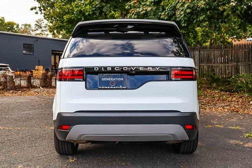 2024 Land Rover Discovery P300 S