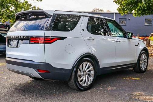 2024 Land Rover Discovery P300 S