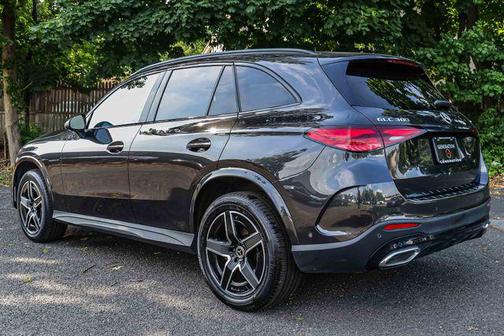 Graphite Gray Metallic 2023 Mercedes-Benz GLC 300 4MATIC