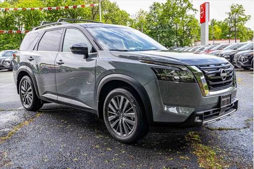 2022 Nissan Pathfinder SL 4WD