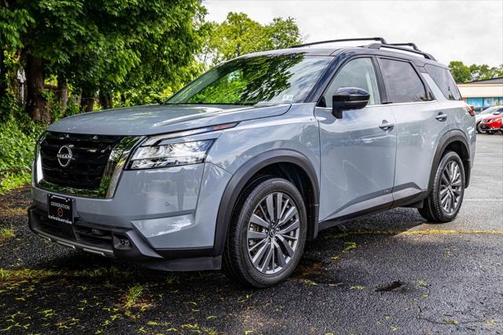 2022 Nissan Pathfinder SL 4WD