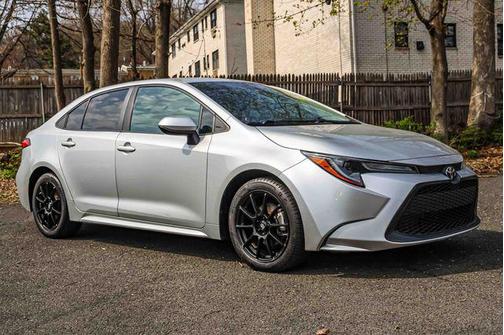 Classic Silver Metallic 2021 Toyota Corolla LE