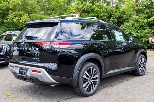 2025 Nissan Pathfinder Platinum 4WD