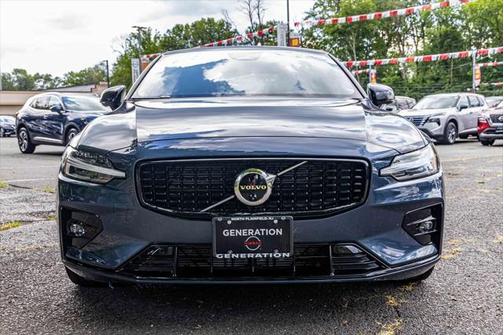 2025 Volvo S60 B5 Plus