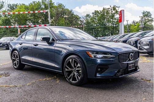 2025 Volvo S60 B5 Plus