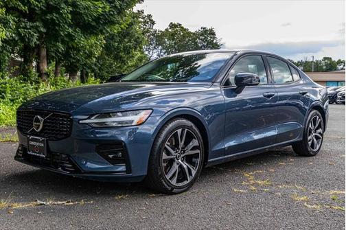 2025 Volvo S60 B5 Plus