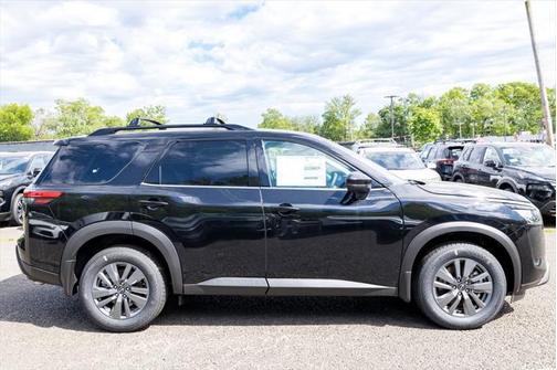 2025 Nissan Pathfinder SV 4WD