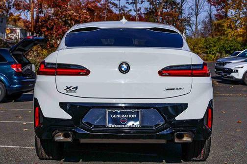 2023 BMW X4 xDrive30i
