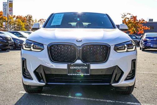 2023 BMW X4 xDrive30i
