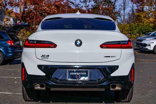 2023 BMW X4 xDrive30i