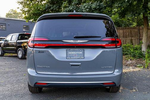 2022 Chrysler Pacifica Limited