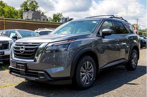 2025 Nissan Pathfinder SL 4WD