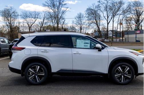 2025 Nissan Rogue SL