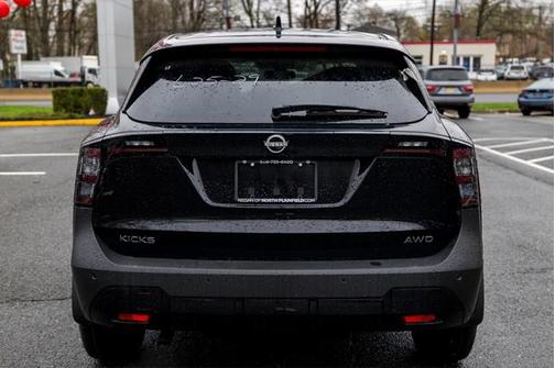 2025 Nissan Kicks SV