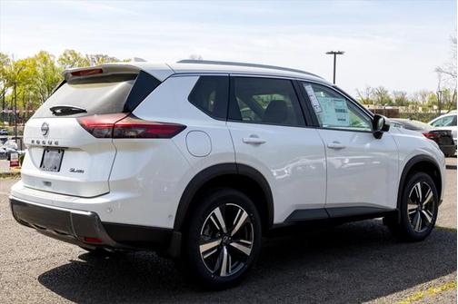 2025 Nissan Rogue SL