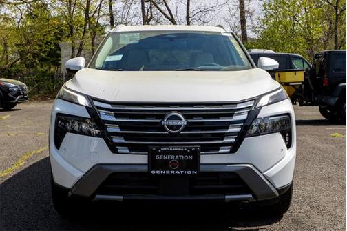 2025 Nissan Rogue SL
