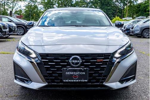 2025 Nissan Altima SR FWD