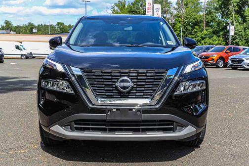 Super Black 2023 Nissan Rogue SV