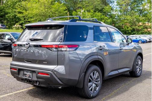 2025 Nissan Pathfinder SV 4WD