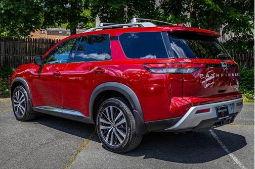2024 Nissan Pathfinder Platinum 4WD
