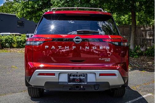2024 Nissan Pathfinder Platinum 4WD