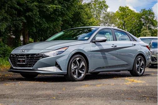 2022 Hyundai ELANTRA SEL